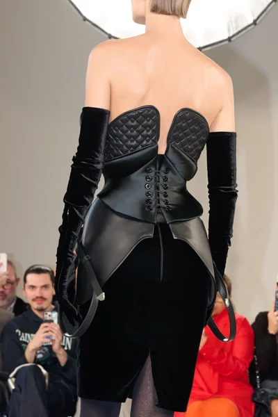 Look 64